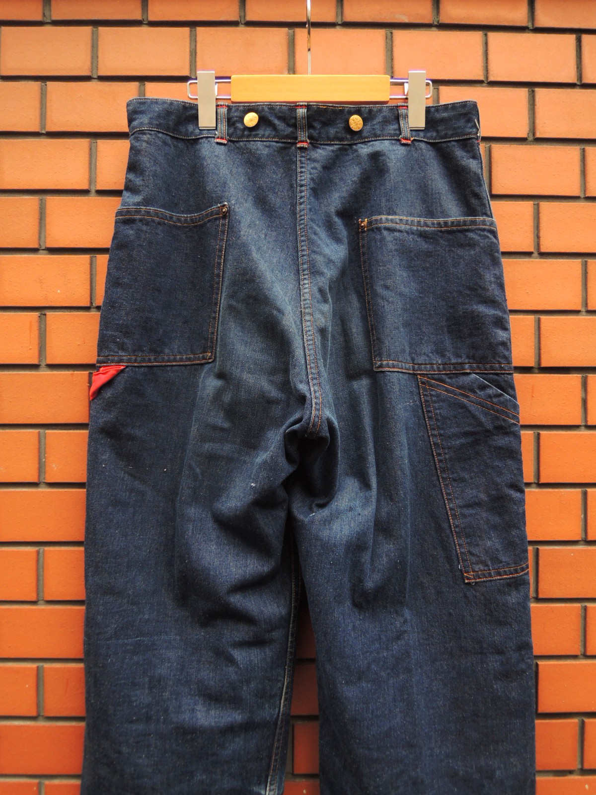 G.W.G RED STRAP denim painter pants: container