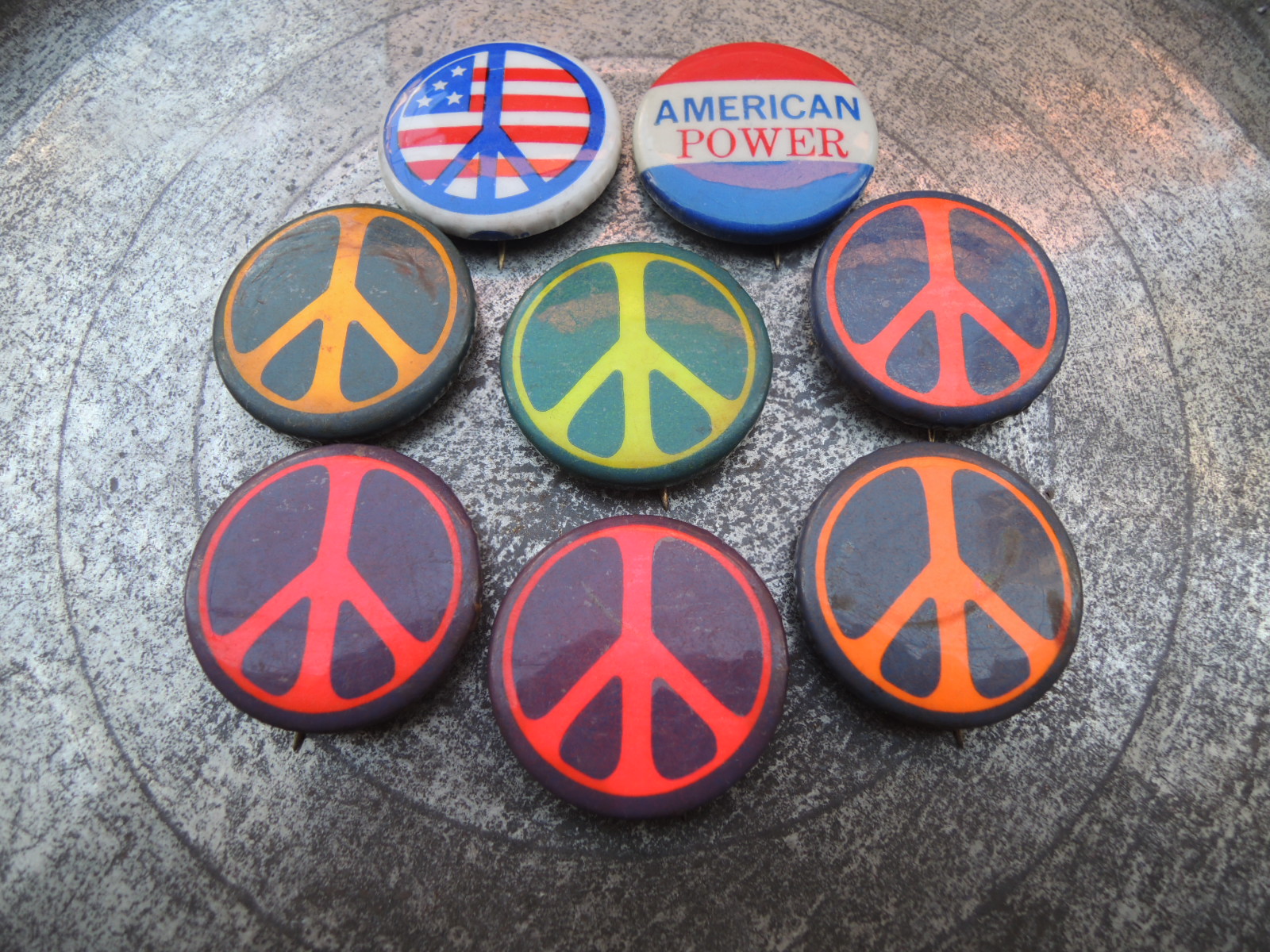 1970 S Peace Sign Pinbacks Lot Container