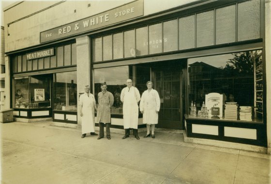 a2008-001-31-red-and-white-store-alberta-20th-and-21st-1931.jpg