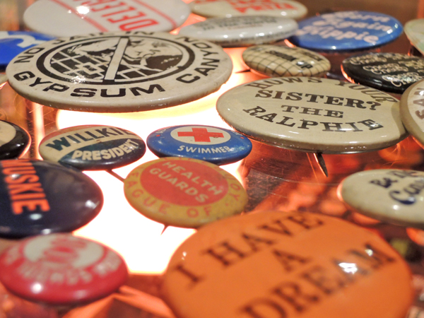 pinbacks1113_02.jpg